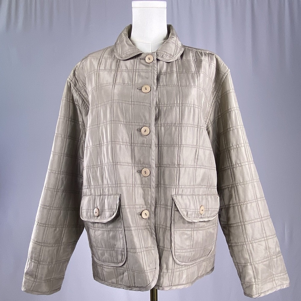 100% Silk Quilted Jacket Womens M Beige Button Front Minimalist Lightweight Coat